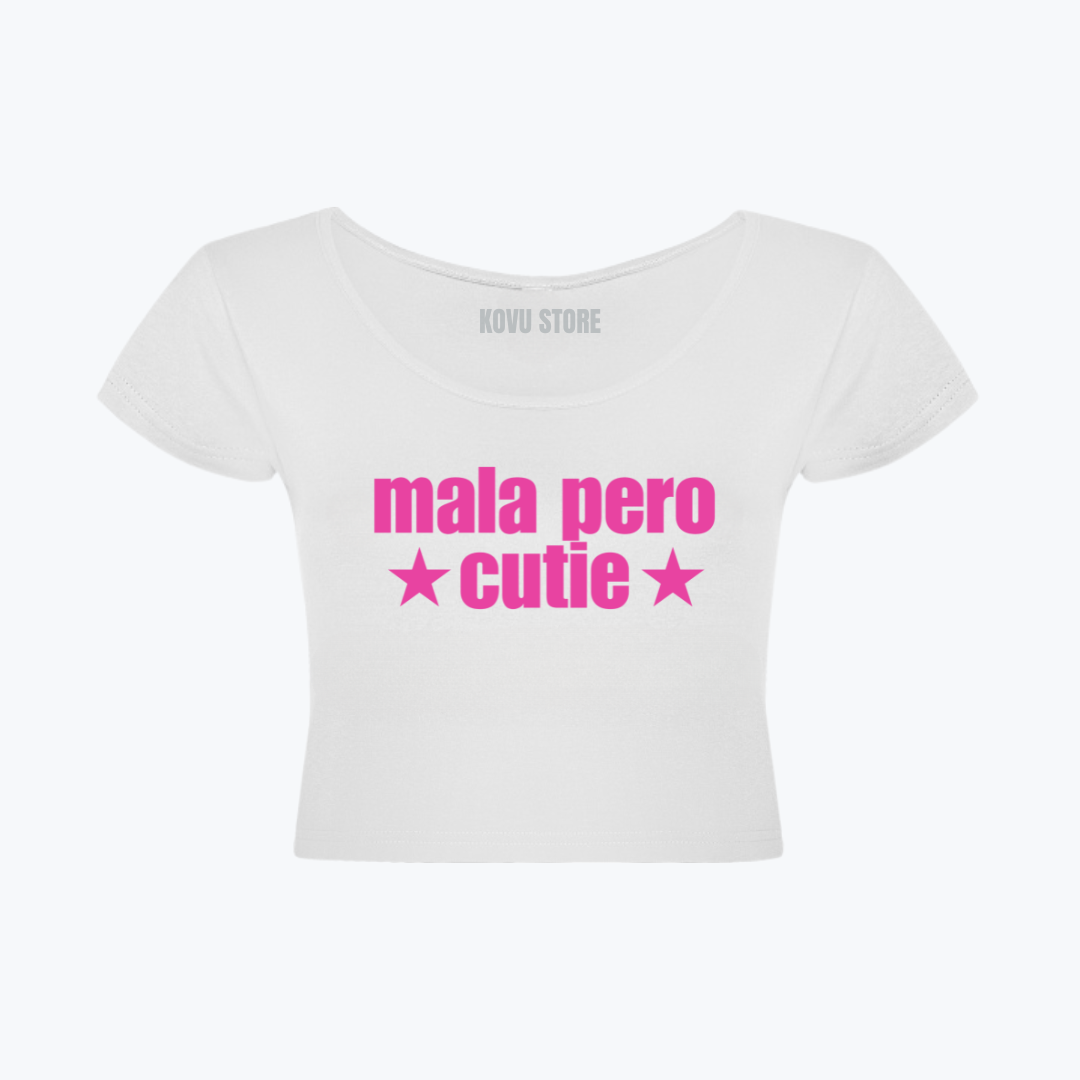 BABY TEE | Emilia - mala pero cutie