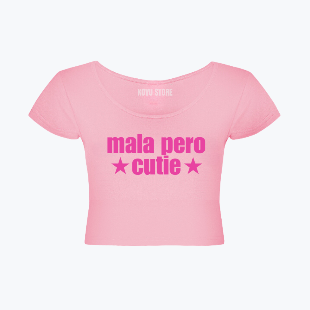 BABY TEE | Emilia - mala pero cutie